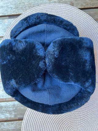 Gorro Ruso Ushanka azul marino con Insignia Dorada