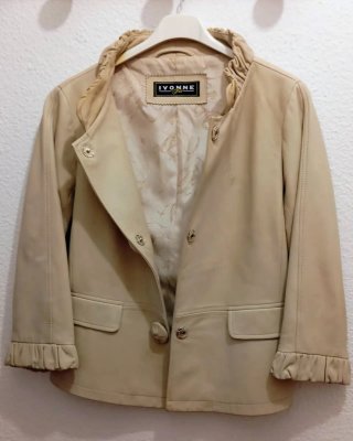 Chaqueta cuero IVONNE beige mangas 3/4