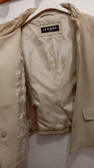 Chaqueta cuero IVONNE beige mangas 3/4