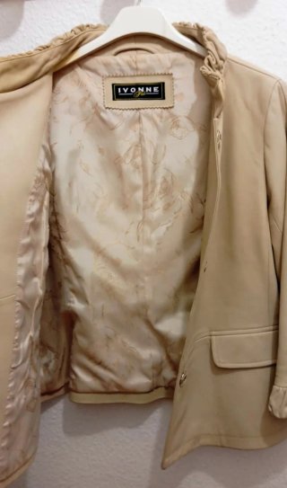 Chaqueta cuero IVONNE beige mangas 3/4
