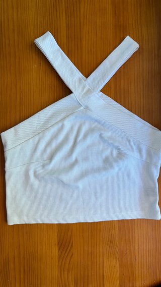 Top blanco cuello cruzado