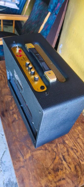 Amplificador Marshall Class 5