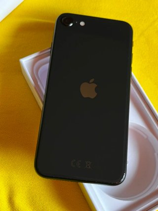 iPhone SE 2da Gen 64GB Negro