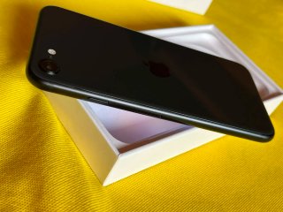 iPhone SE 2da Gen 64GB Negro