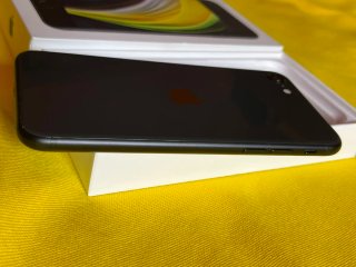 iPhone SE 2da Gen 64GB Negro