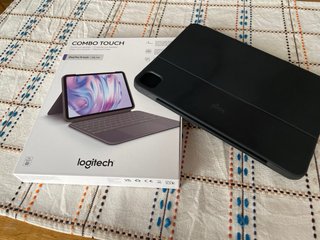 Logitech Combo Touch iPad Pro 11 M4