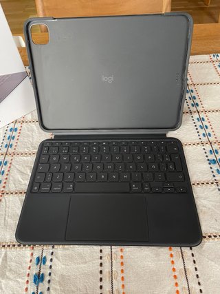 Logitech Combo Touch iPad Pro 11 M4