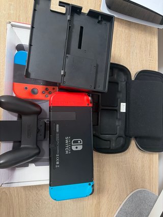 Nintendo Switch Completa con Accesorios