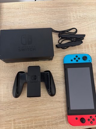 Nintendo Switch Completa con Accesorios