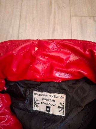 Cazadora roja  Terranova capucha Talla S