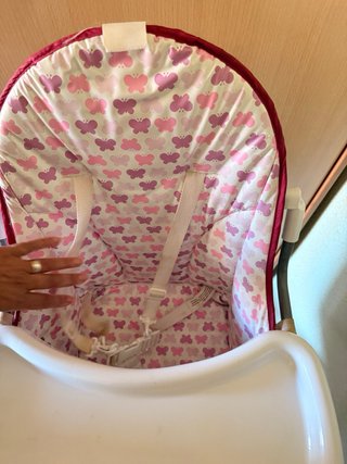 Trona de bebé con estampado de mariposas