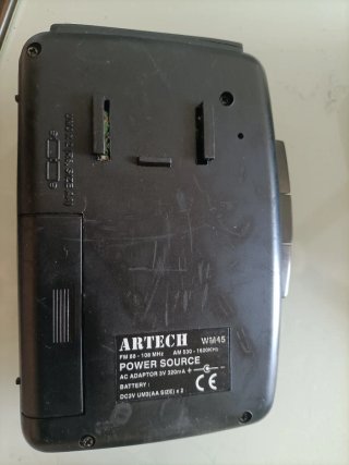 Walkman Artech Negro Cassette Player AM/FM.
