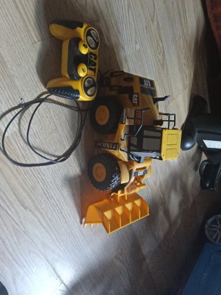 Pala excavadora CAT teledirigida