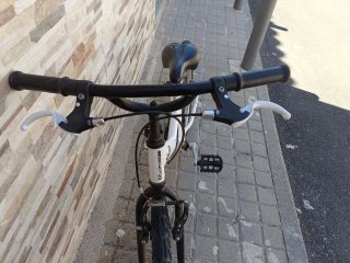 Bicicleta infantil Btwin blanca