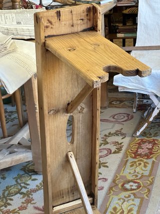 Banqueta antigua de madera