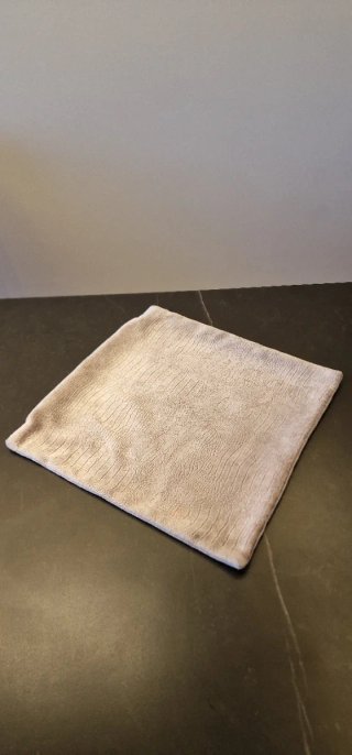 Fundas cojín terciopelo beige y marrón