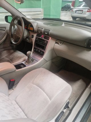 Mercedes-Benz Clase C 2004