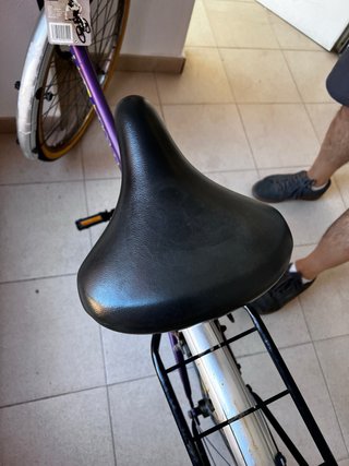 Bicicleta BH Bolero, inflador, cesta y candado