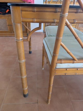 Mesa bambú y cristal templado con 6 sillas.