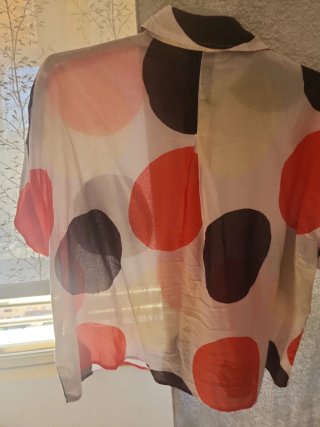 Camisa PARFOIS manga corta lunares, usada una vez