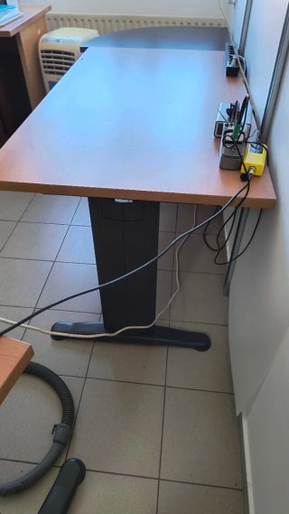Mesa de escritorio madera y metal