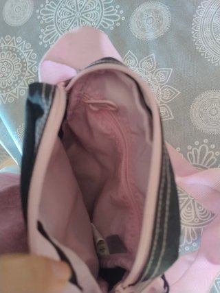 Riñonera Eastpak Negra y Rosa