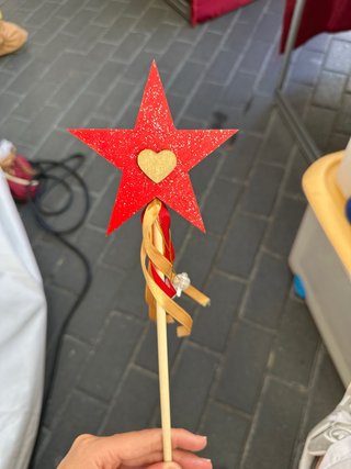 Varitas de madera decoradas