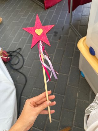 Varitas de madera decoradas