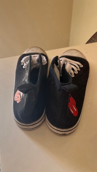 Zapatillas estilo Converse Rolling Stones