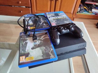 PS4 (PlayStation 4) Negra + Juegos