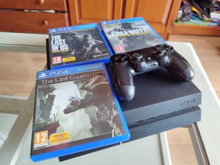 PS4 (PlayStation 4) Negra + Juegos
