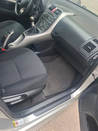 toyota auris toyota 2008