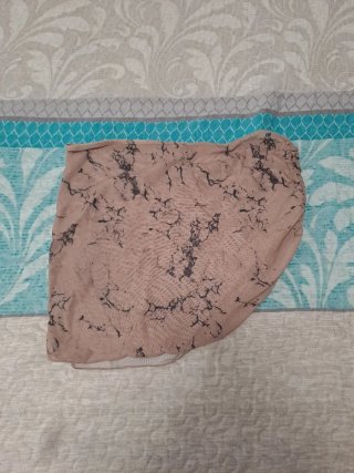 Bikini con pareo estampado mármol. Sin usar