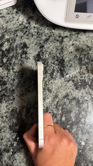 iPhone 14 Apple