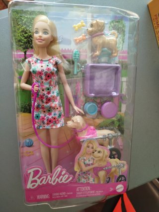Barbie con cachorros y accesorios