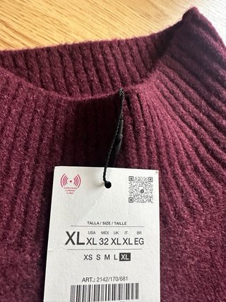 Jersey Zara cuello subido burdeos