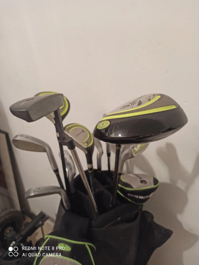 Bolsa de Golf con Palos y accesorios
