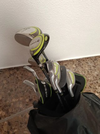 Bolsa de Golf con Palos y accesorios