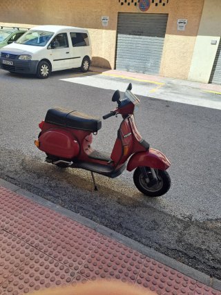 Vespa TX 200 Roja con Documentación Y itv asta 28