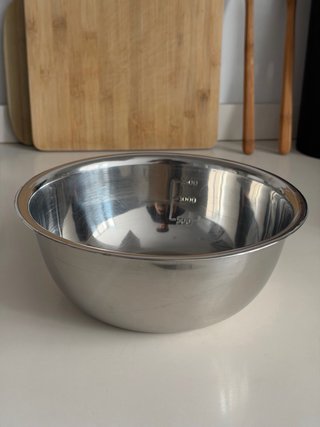 Lote de vajilla, tazas, boles y cuchillos