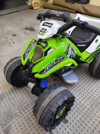 Quad INJUSA Blaster 12V Verde y Negro