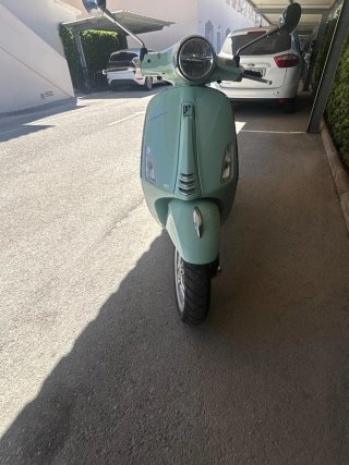 Vespa Primavera 49cc 4T Verde