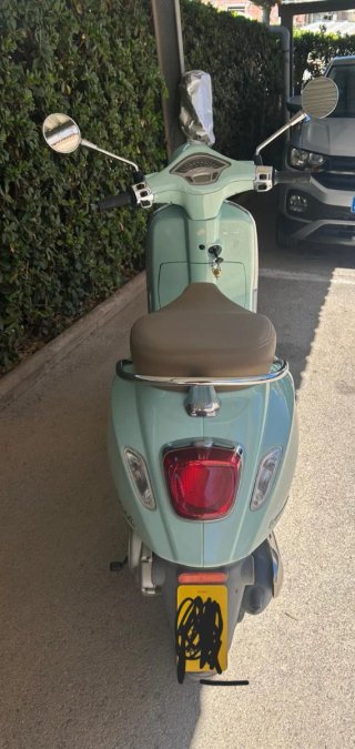 Vespa Primavera 49cc 4T Verde