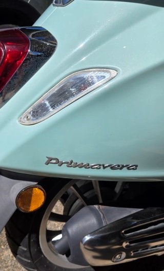 Vespa Primavera 49cc 4T Verde