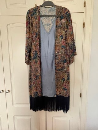 Conjunto Vestido Azul y Kimono Estampado