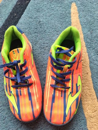 Botas de fútbol sala para niño