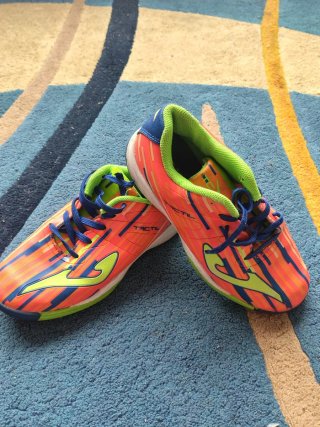 Botas de fútbol sala para niño