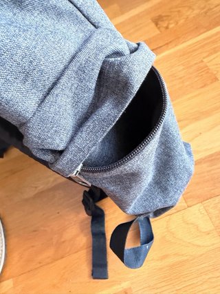 Mochila Eastpak Gris