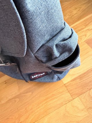 Mochila Eastpak Gris
