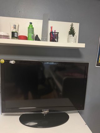 Cómoda de madera con 3 cajones